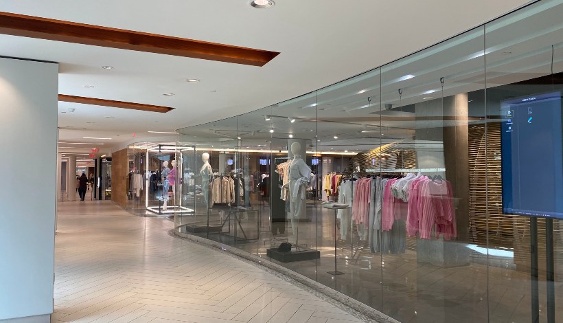 مرکز خرید یورکویل ویلیج در تورنتو