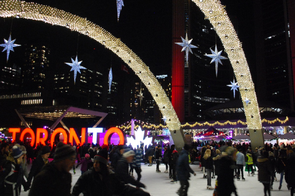 روشن شدن درخت بزرگ کریسمس در تورنتو