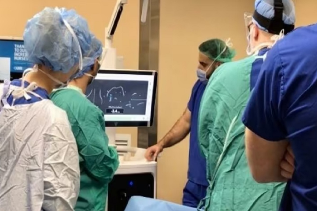 اولین جراحی تعویض زانو با کمک ربات در تورنتو